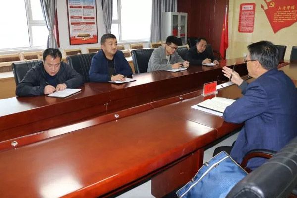 泓源公司召开脱贫攻坚专题会议(图2) 泓源公司召开脱贫攻坚专题会议(图2)