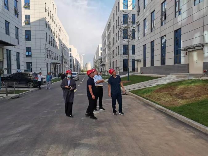 泓源公司对在建项目进行安全检查(图2) 泓源公司对在建项目进行安全检查(图2)