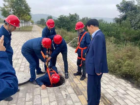 防患未然 未雨绸缪--泓源能源供应公司开展2021年供热突发事件综合应急演练(图5) 防患未然 未雨绸缪--泓源能源供应公司开展2021年供热突发事件综合应急演练(图5)