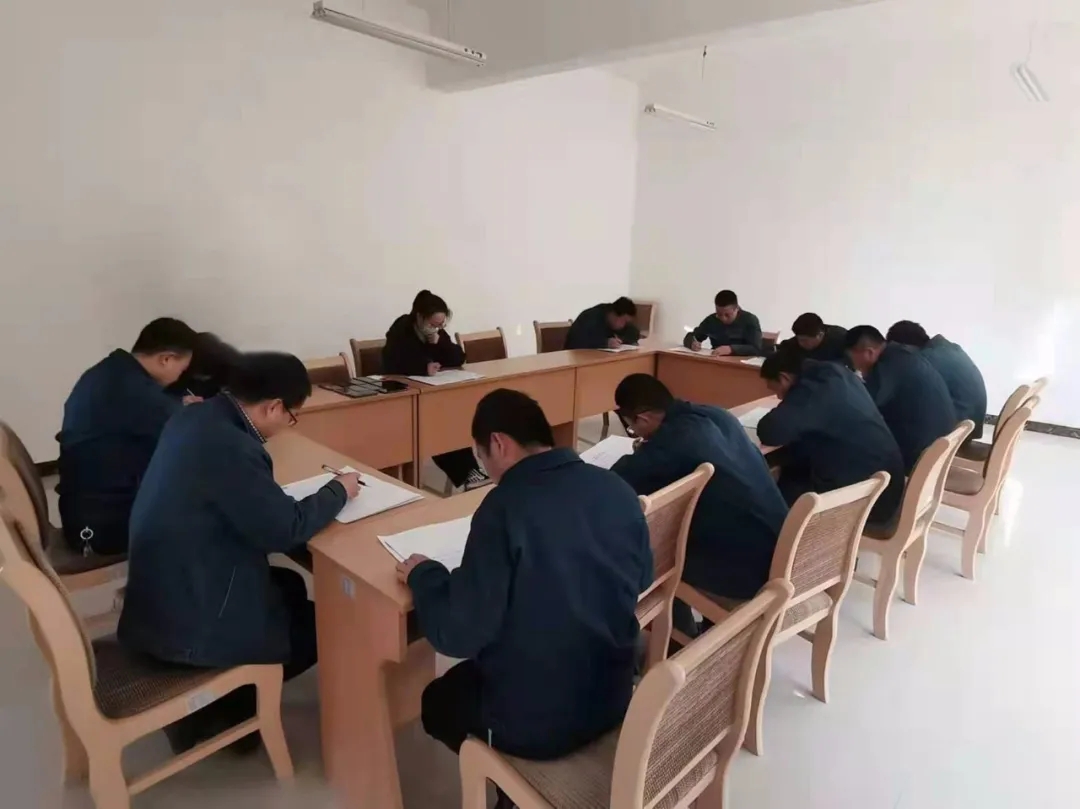 爱体育组织开展第四季度员工综合素质测试(图3)