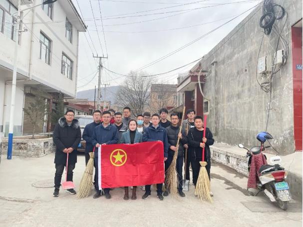 爱体育团委开展“学雷锋义务清扫活动”(图3)