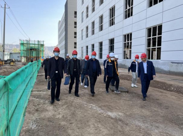 市建设工程服务中心督查爱体育在建项目安全生产工作(图2)