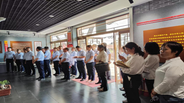 同心庆七一 喜迎二十大——爱体育开展红色教育主题党日活动(图2)