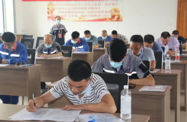 爱体育泓盛达公司在“焊工”技能大赛中取得好成绩(图2)