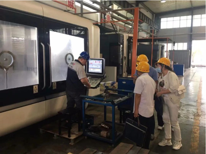 爱体育百名员工下一线真磨砺练本领(图2)