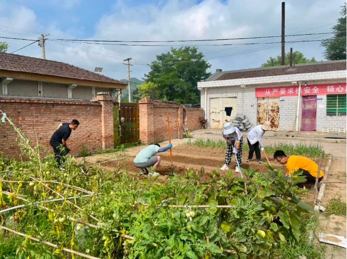 爱体育百名员工下一线真磨砺练本领(图4)