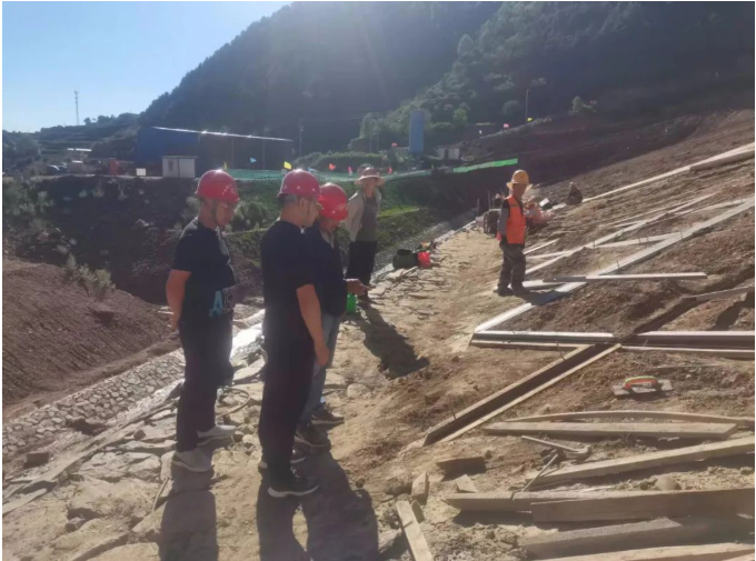 爱体育百名员工下一线真磨砺练本领(图6)