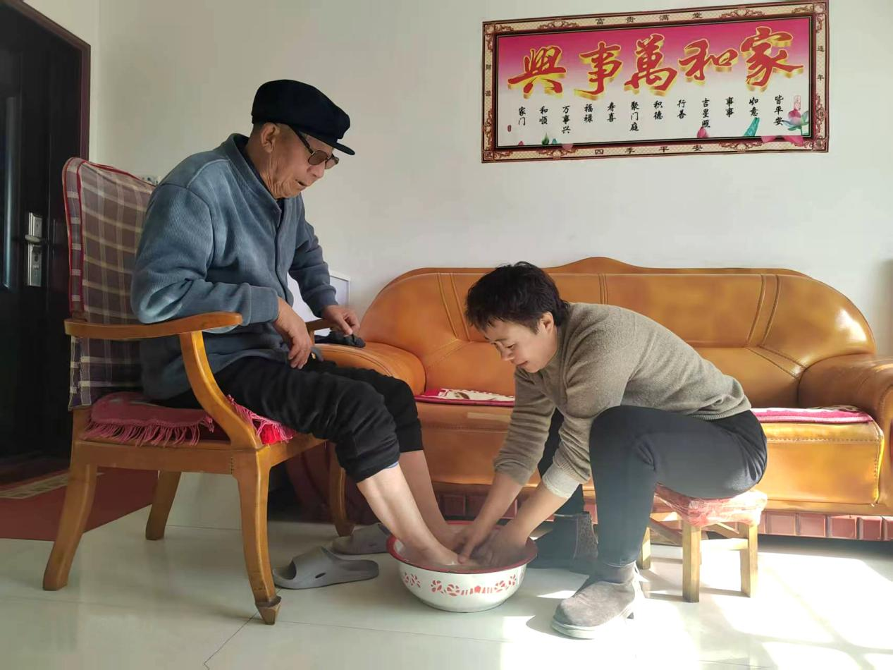 中共爱体育委员会关于对2024年度“产投榜样”进行公示的公告(图5) 中共爱体育委员会关于对2024年度“产投榜样”进行公示的公告(图5)